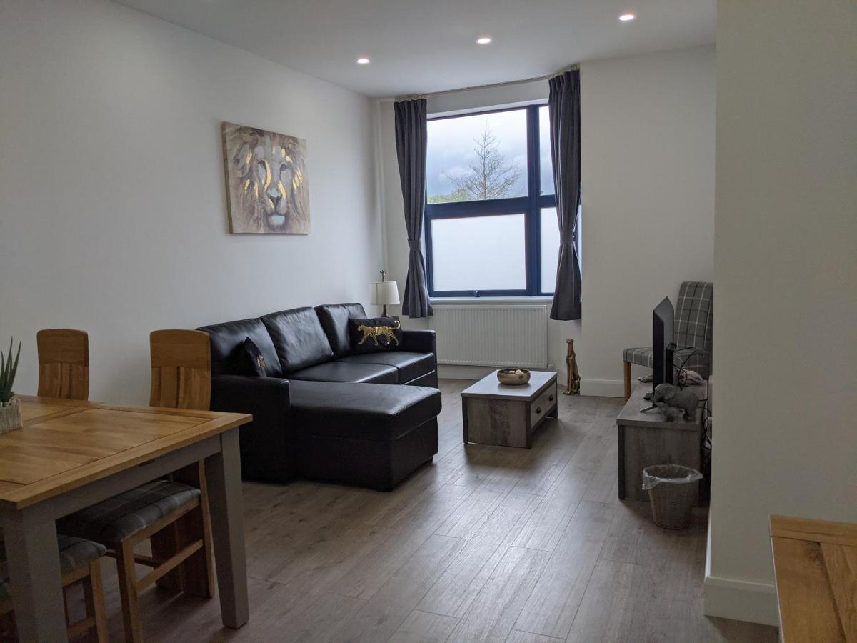 Sapphire House Telford Apartment ภายนอก รูปภาพ