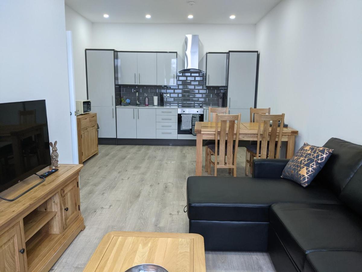 Sapphire House Telford Apartment ภายนอก รูปภาพ