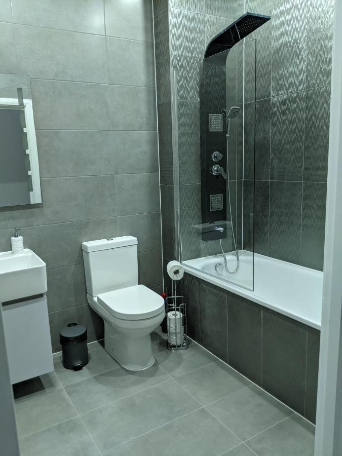 Sapphire House Telford Apartment ภายนอก รูปภาพ