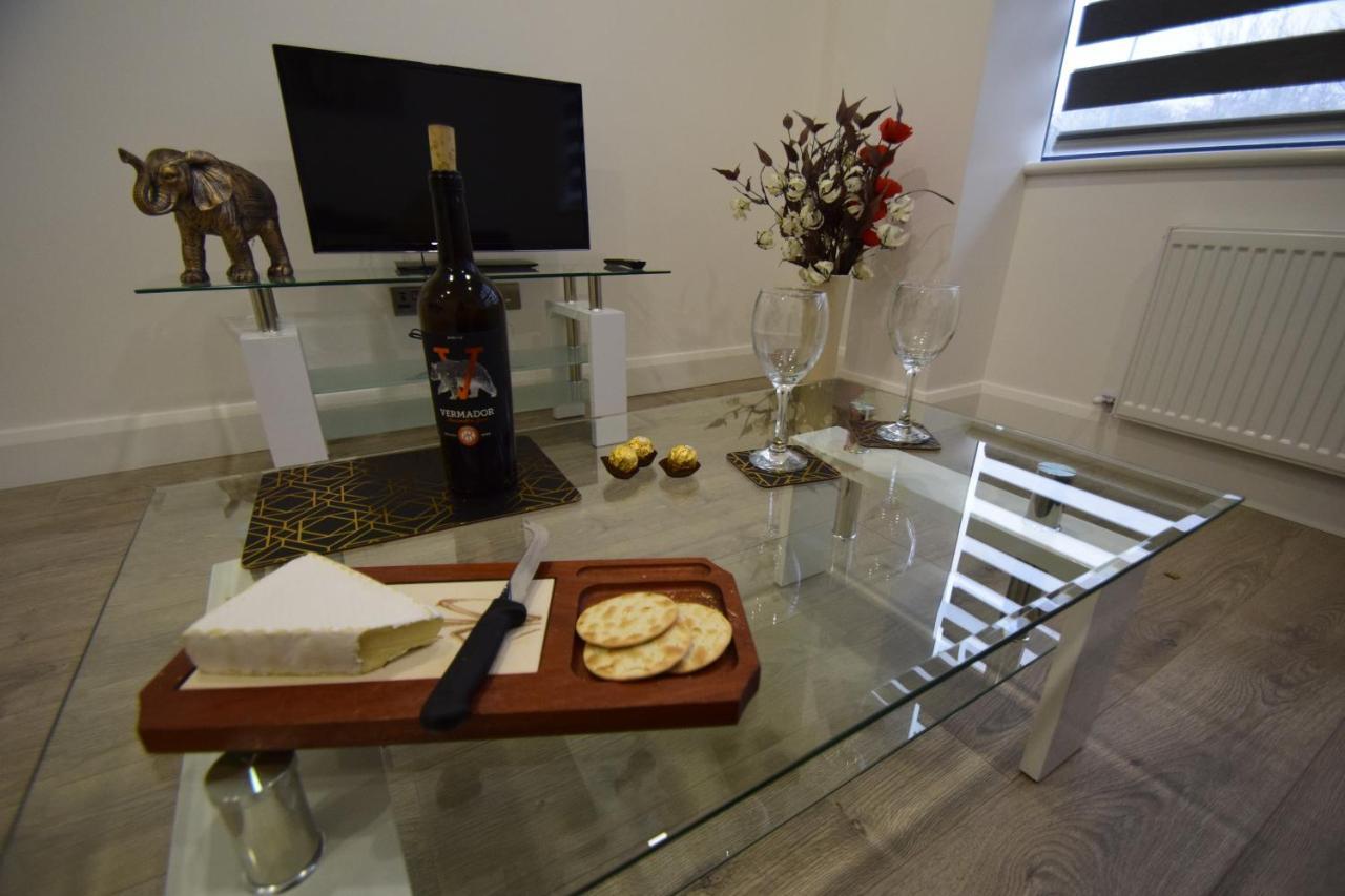 Sapphire House Telford Apartment ภายนอก รูปภาพ