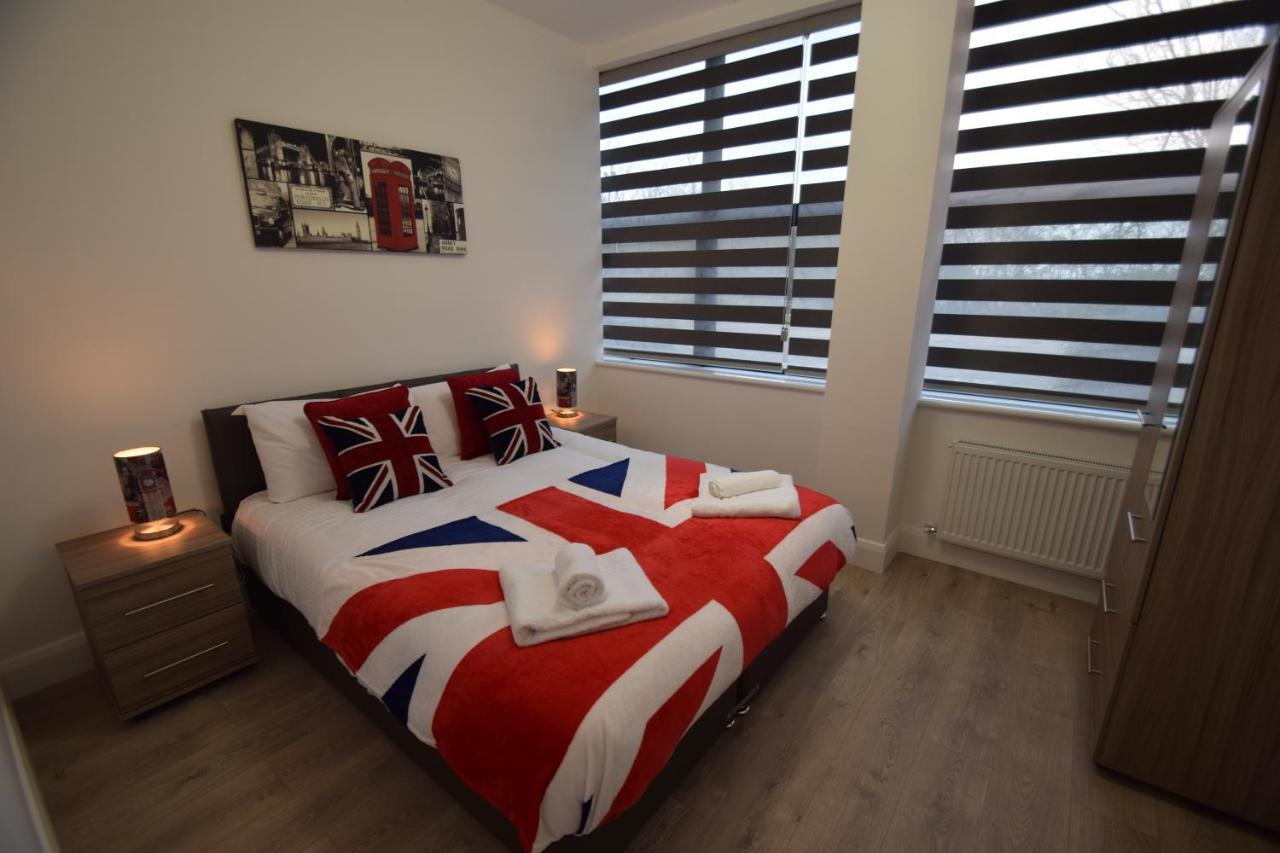 Sapphire House Telford Apartment ภายนอก รูปภาพ