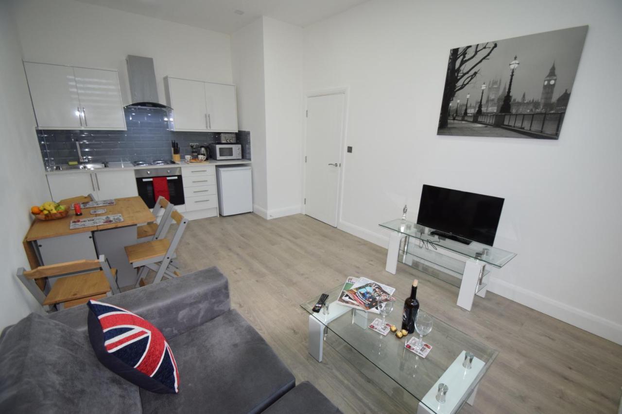Sapphire House Telford Apartment ภายนอก รูปภาพ